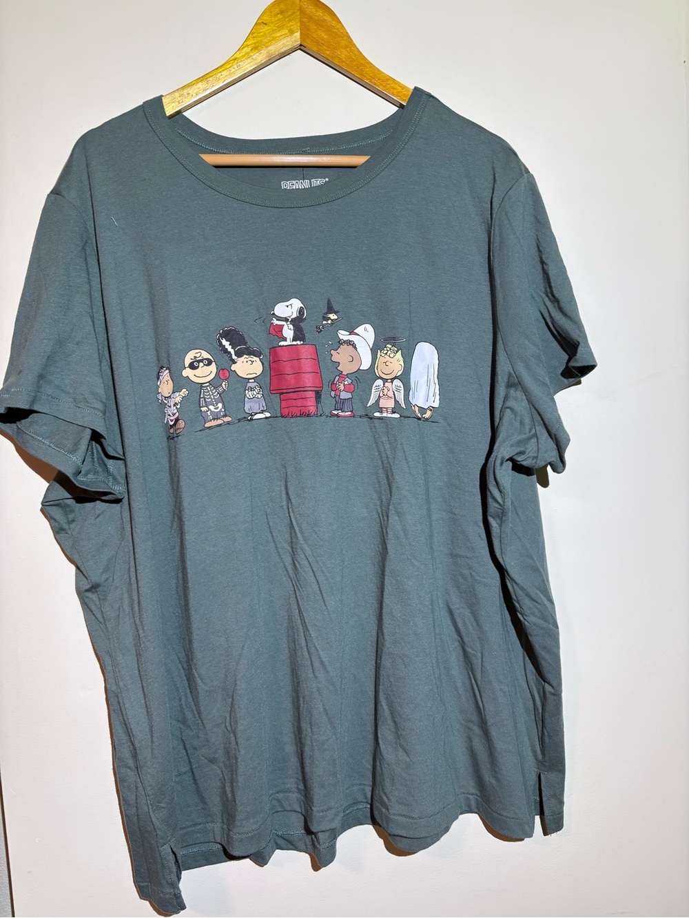 Maurices Peanuts Graphic Short Sleeve Tee